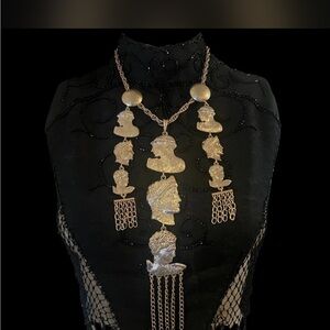 Elegant Gold Silhouette Necklace